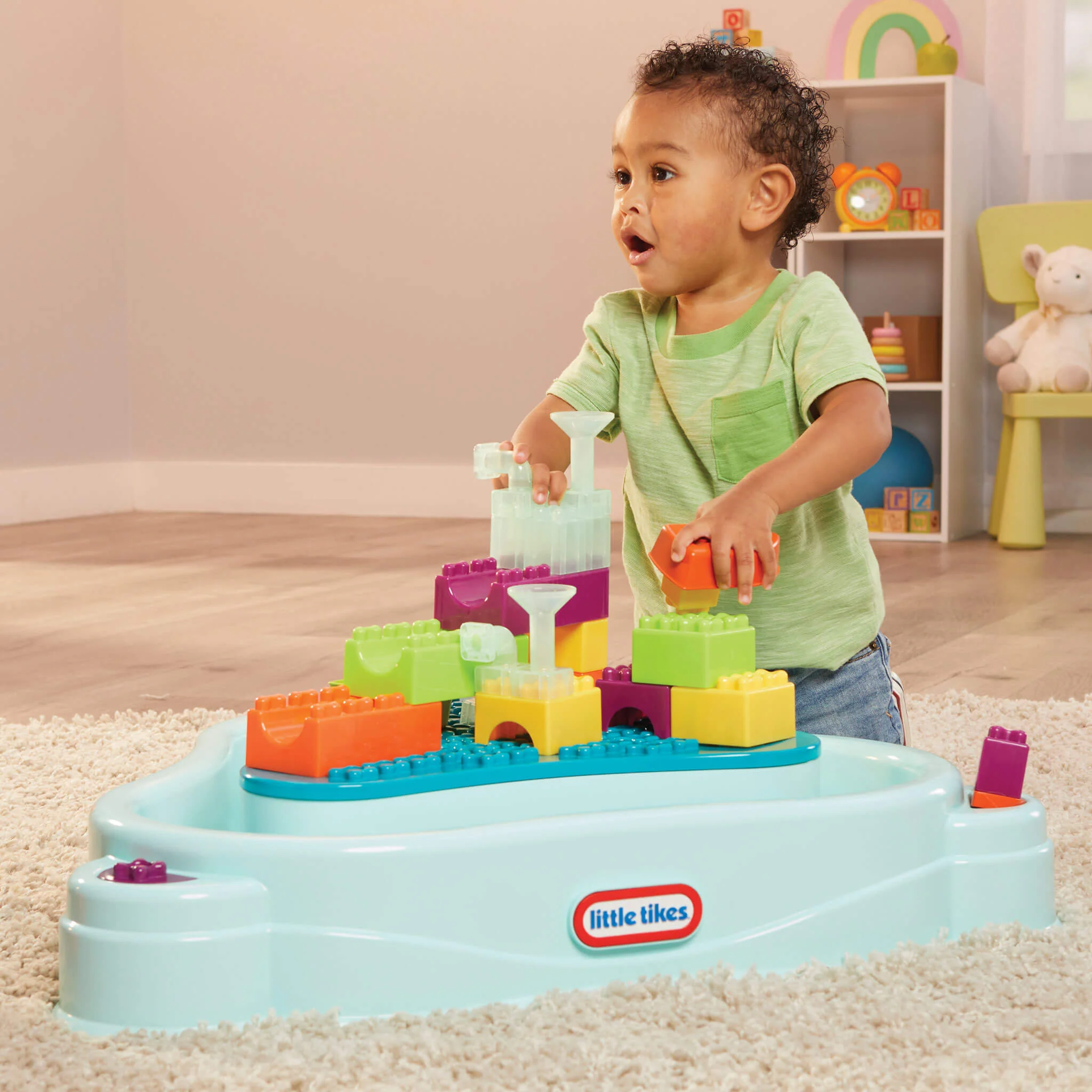 Little Tikes Build & Splash Water Table with 25+ Accessories - Image 3