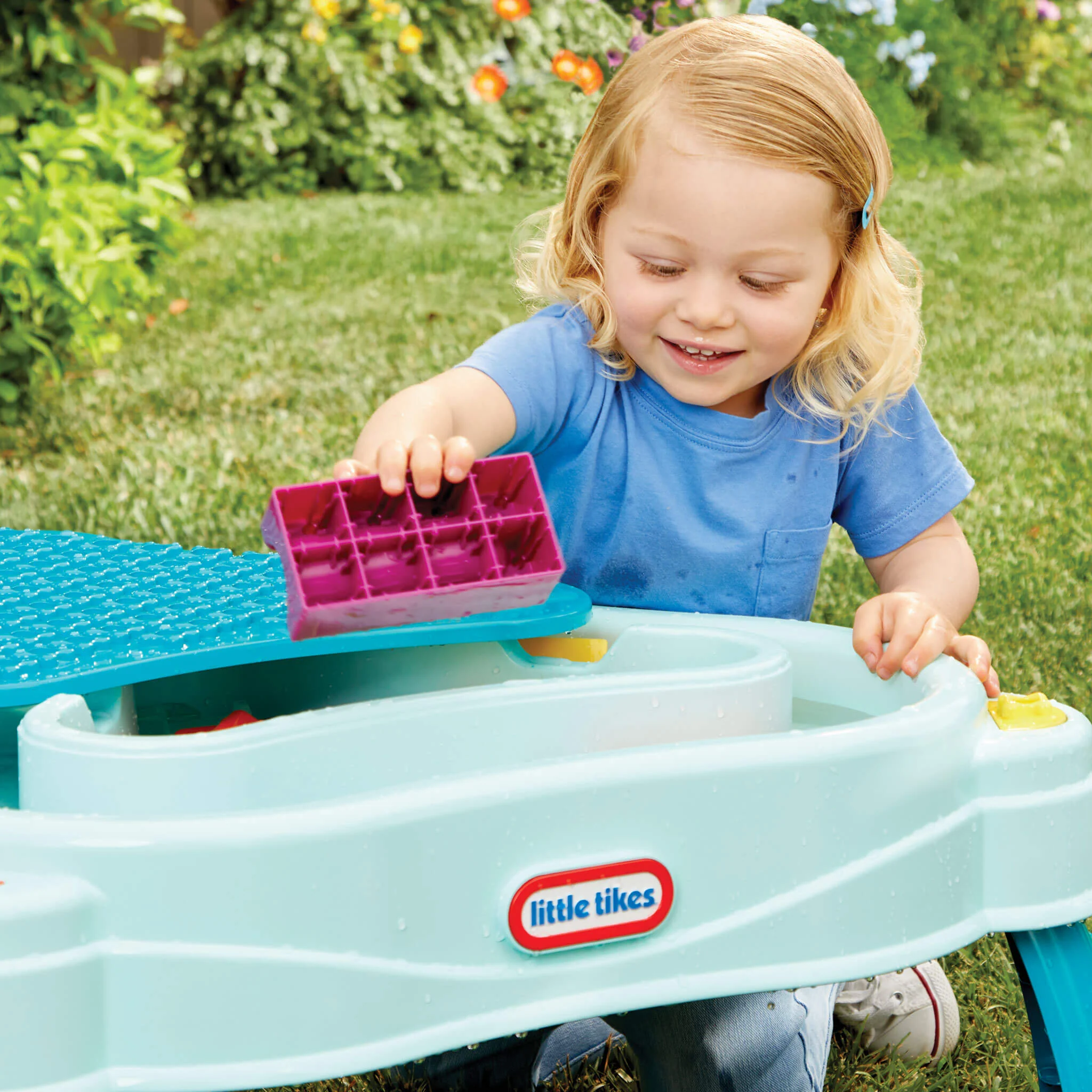 Little Tikes Build & Splash Water Table with 50+ Accessories - Image 4