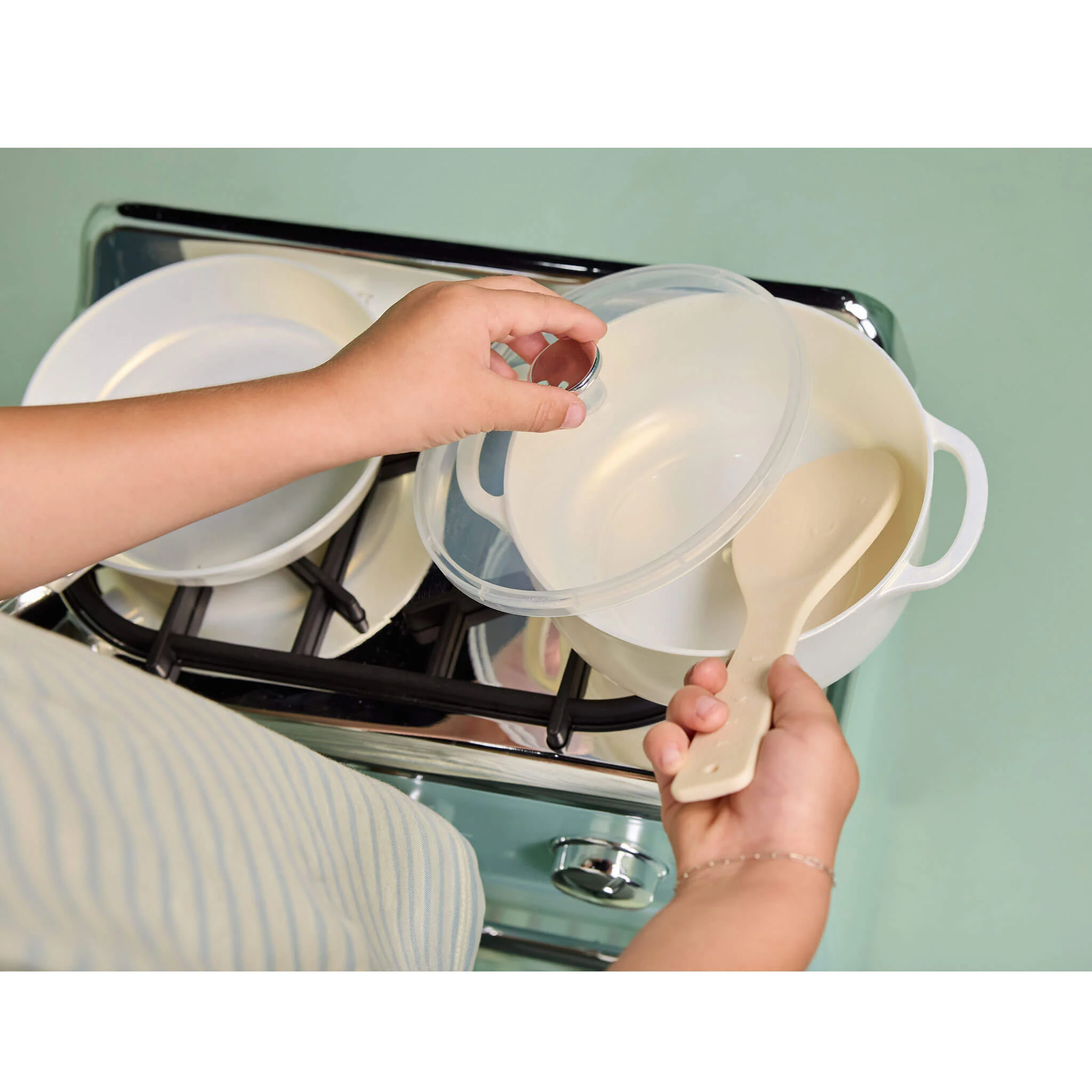 Little Tikes White – Sweet Spaces Pots & Pans Set - Image 2